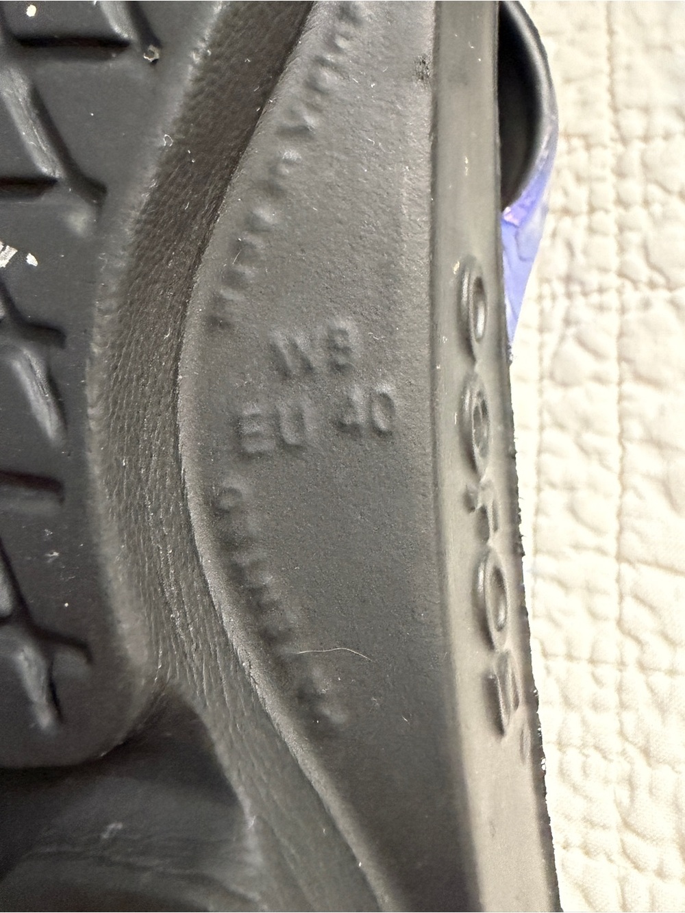 Oofos Oolala Luxe Recovery Black Flip Flops with Iridescent Straps - Picture 8 of 12